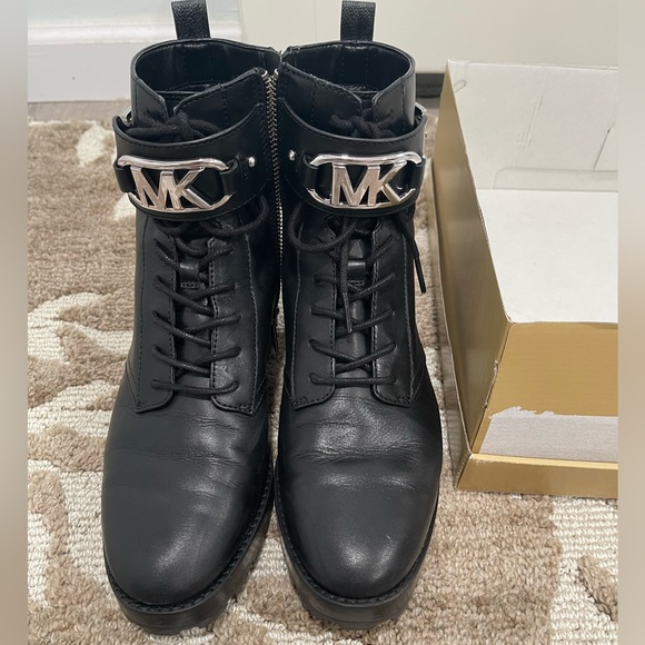 Michael Kors size 8 combat boots - Picture 1 of 4